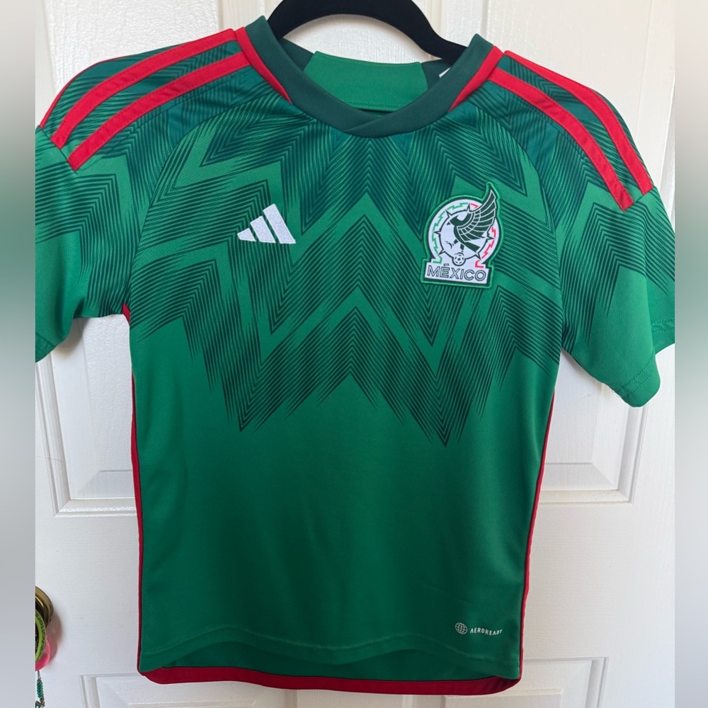 Adidas Kids Mexico jersey. Size M.